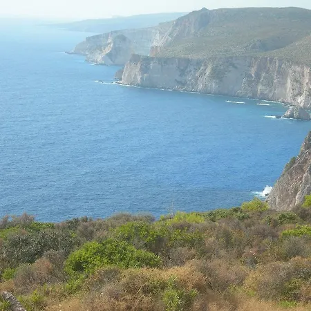 To Ampelaki * Tsoukaládhes